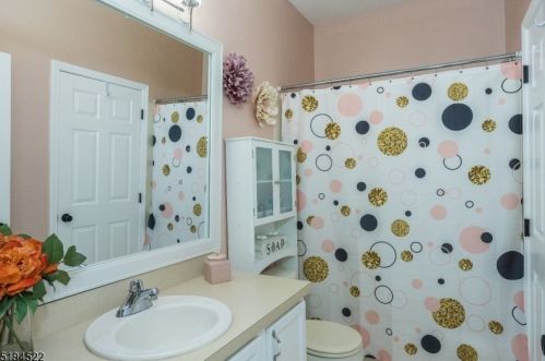 112 Surrey Ct, Nutley NJ  07110-3910 exterior