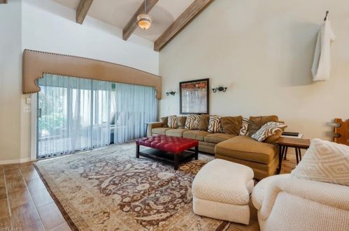 646 Augusta Blvd, Naples, FL 34113-7502