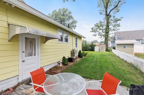 127 Lincoln Ave, Roselle Park NJ  07204-1705 exterior