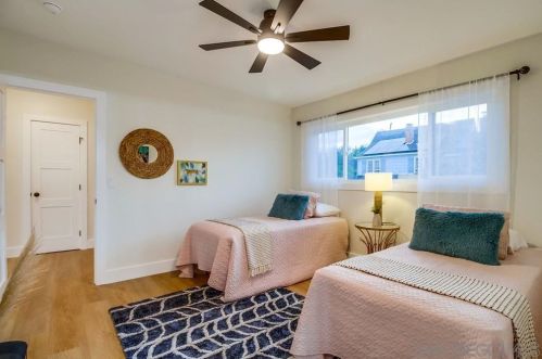 3124 Dumas St, San Diego CA 92106-1318 exterior