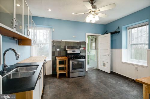 7317 Bryan St, Philadelphia PA 19119-1634 exterior