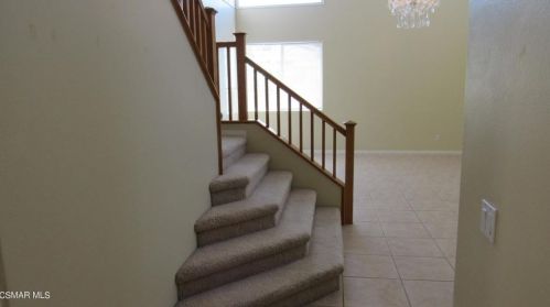 1004 Poplar Ct, Simi Valley CA 93065-6015 exterior