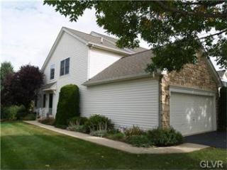 2822 Hope Ridge Dr, Easton, PA 18045-8143