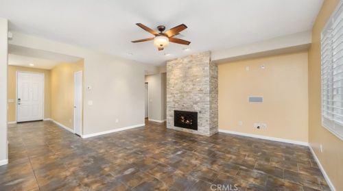 712 Windbound Ave, Beaumont CA  92223-7093 exterior