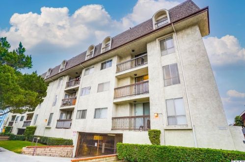 570 Stocker St, Glendale CA  91202-2203 exterior