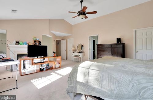 357 Locust Grove Dr, Purcellville VA  20132-3285 exterior