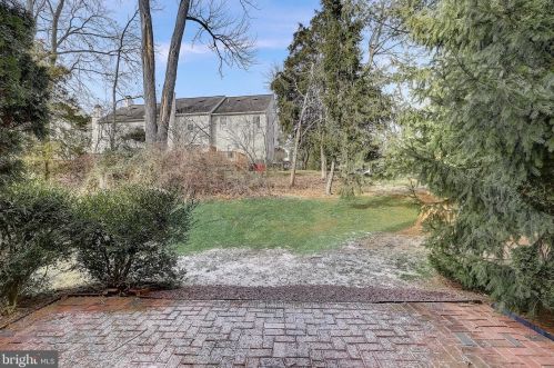 53 Vlg Dr, Collegeville PA  19473-2314 exterior