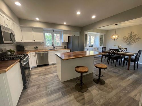 1115 Summit Dr, Waukesha WI  53186-5435 exterior