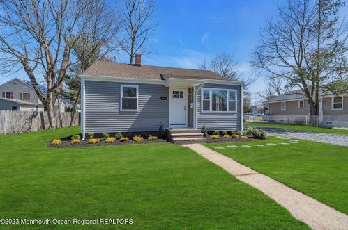 115 Springdale Ave, Tinton Falls NJ  07724-2628 exterior