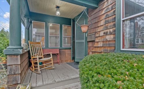 26 Haile St, Warren, RI 02885-4002