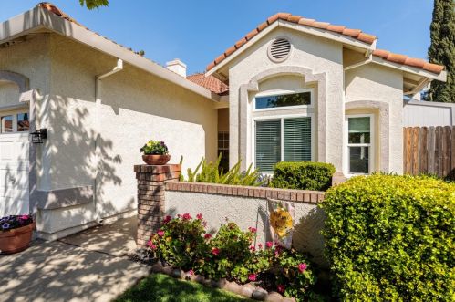 4501 Cornfield Way, Elk Grove, CA 95758-6076