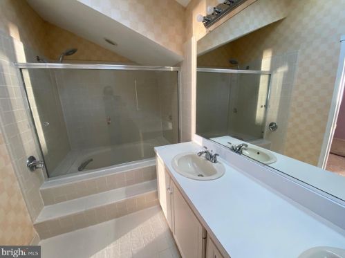 408 Sayre Dr, Princeton NJ  08540-5853 exterior