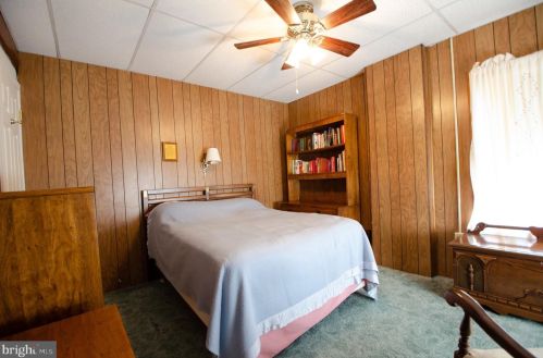 563 Columbia Ave, Bangor PA  18013-1747 exterior