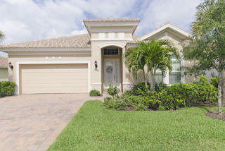 10539 Yorkstone Dr, Bonita Springs FL  34135-5184 exterior