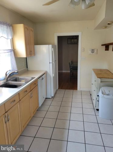 10 Varmar Dr, New Castle DE  19720-2036 exterior