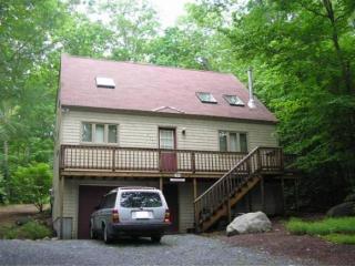 42 Oslo St, Moultonborough, NH 03254-4419