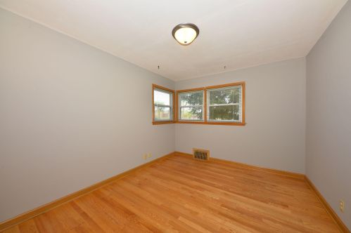 4237 60, Milwaukee WI 53220-3508 exterior