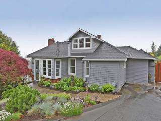 1123 57th Ave, Portland, OR 97221-2505