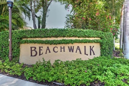 717 Reef Point Cir, Naples FL  34108-8702 exterior