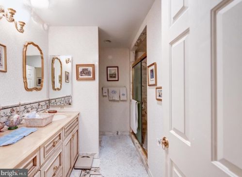 26 Manchester Ct, Berwyn PA  19312-1863 exterior