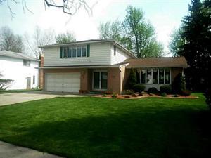 395 Countryside Ln, Buffalo, NY 14221-1621