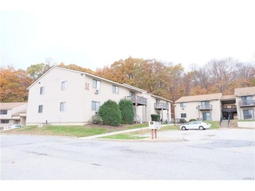 230 Concord Ln, Middletown, NY 10940-6655