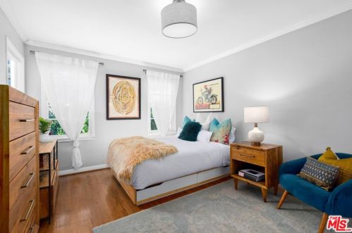 2300 Gardner Pl, Glendale CA 91206 exterior