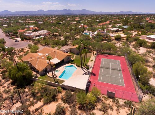 6221 Camino Padre Isidoro, Tucson, AZ 85718-4024