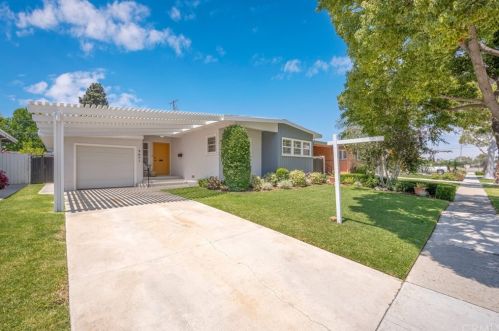 3671 Conquista Ave, Long Beach, CA 90808-2809