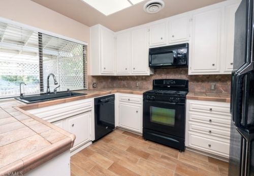 43771 Sentry Ln, Lancaster, CA 93536-5865