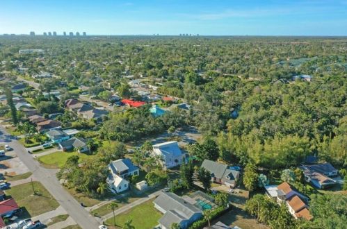 11131 Orangewood Dr, Bonita Springs, FL 34135-5723