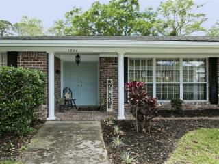 1044 Parkridge Cir, Jacksonville, FL 32211-6250