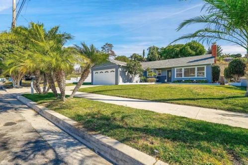 609 Galaxy Dr, Vista, CA 92083-5515