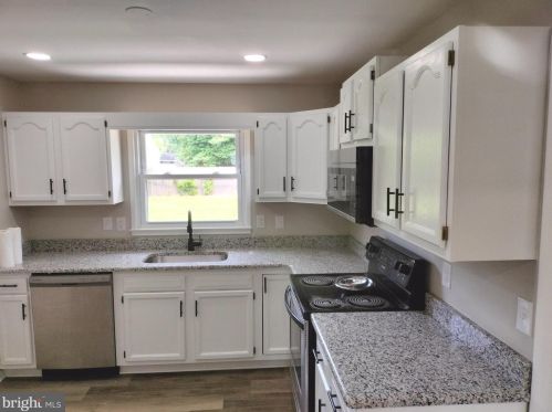 725 Ivy Dr, Seaford DE  19973-1340 exterior