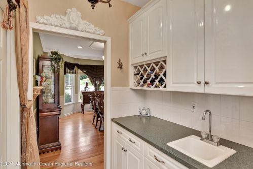 8 Rillstone Ct, East Freehold NJ  07728-8574 exterior