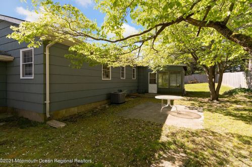 412 Valley Way, Bricktown NJ  08723-4914 exterior