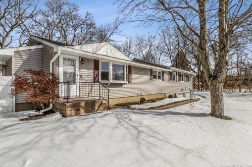 55 Church St, Beacon Falls, CT 06403-1158