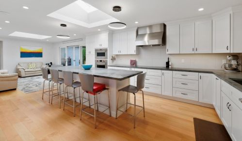 328 Myrtle St, Princeton By The Sea, CA 94019-1862