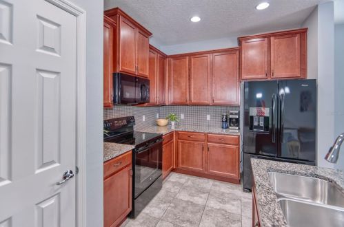 1042 Harbor Ridge Dr, Kissimmee FL  34759-6208 exterior