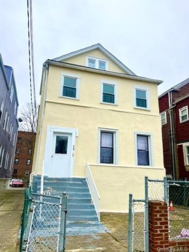 18 Monroe St, Mount Vernon NY  10550-3663 exterior