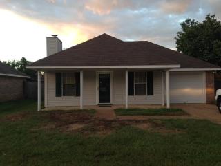 2132 Meagan Dr, Jackson MS  39272-5607 exterior