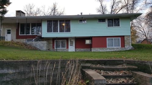 121 Sunrise Dr, Medford, MN 55049-7039