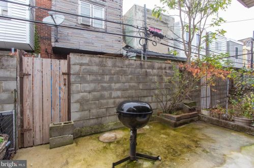 1815 Dudley St, Philadelphia PA 19145-2923 exterior