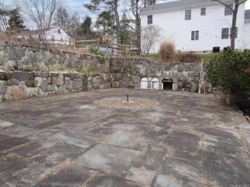 2347 Crompond Rd, Yorktown Hgts NY  10598-3735 exterior