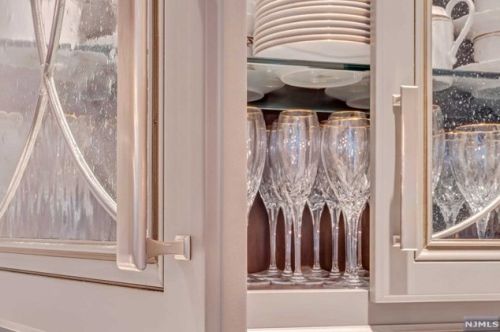 47 Hunters Run, Oakland NJ  07436-2346 exterior