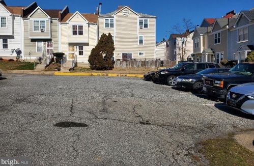 1860 Bryant St, Washington, DC 20018-3671
