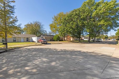 1704 Lorraine Dr, Plano TX  75074-5058 exterior