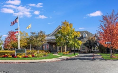 102 Quarry Dr, West Paterson NJ  07424-4255 exterior