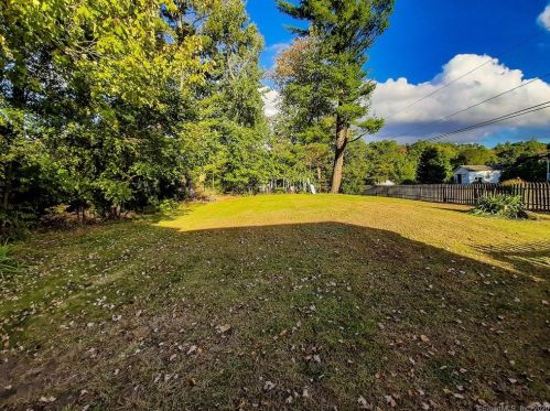 7 Harrington Rd, East Windsor, CT 06016-9613