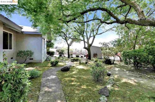 486 Quail Glen Dr, Oakley CA  94561-3942 exterior